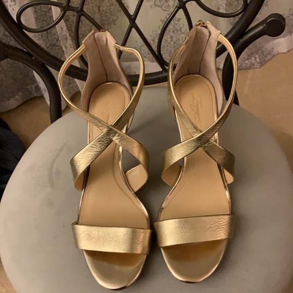Vince Camino Soft Gold Shoes - Size 9 - Picture 3 of 7